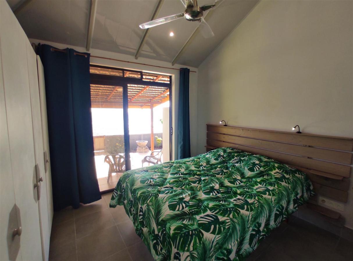Tahiti - Taharaa Beach Bungalow Arue  Exterior photo
